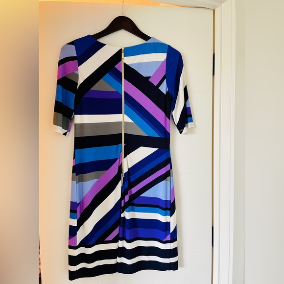 Eliza J short sleeve jersey dress, zip back. Super stretchy and comfortable! - Picture 2 of 3